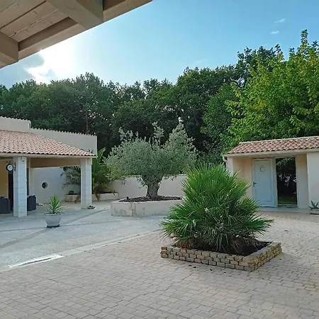 L'hacienda Penzion Les Mathes