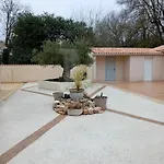 L'hacienda Guest house