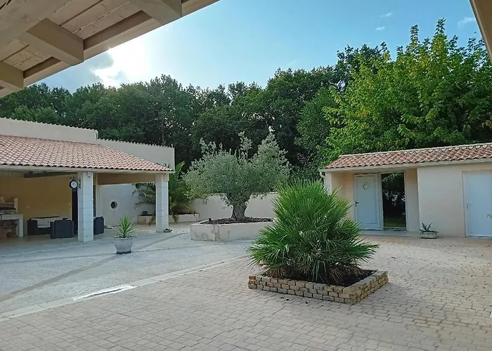 L'hacienda Gasthof Les Mathes